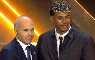 梅西球迷庆祝三周年，期待世界杯新梗