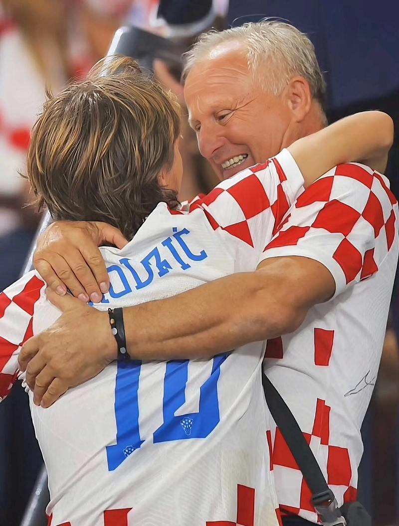 热火伤病报告：鲍威尔左脚踝扭伤将缺席今日对阵独行侠的比赛