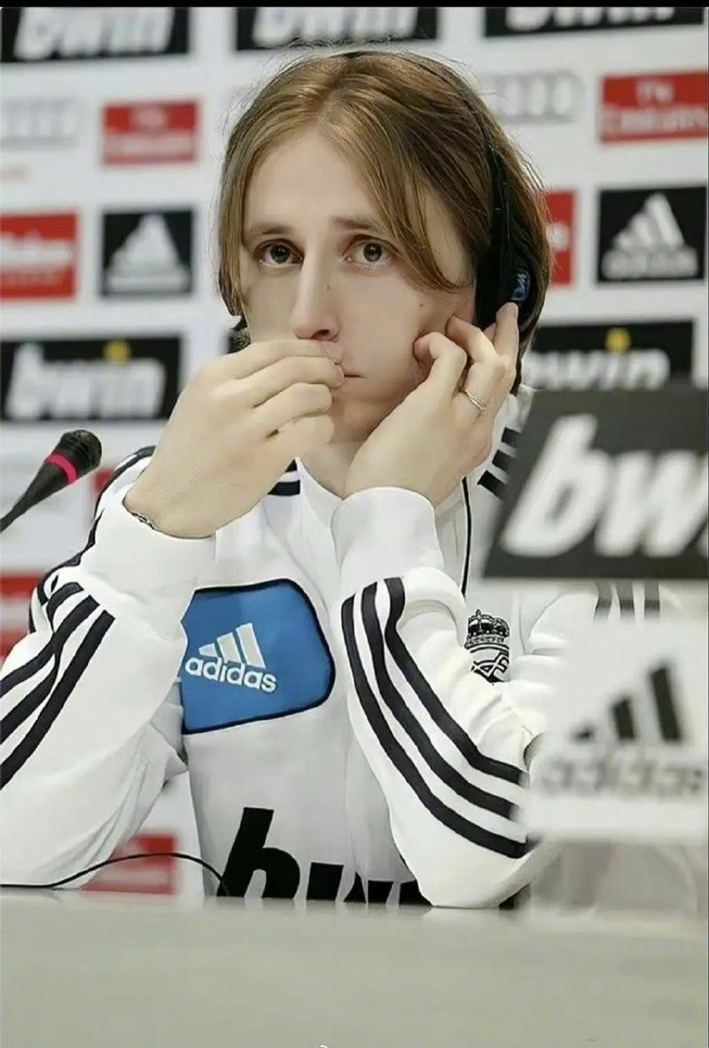 官方：韩国裁判组将执法申花vs神户胜利船，金钟赫担任主裁判