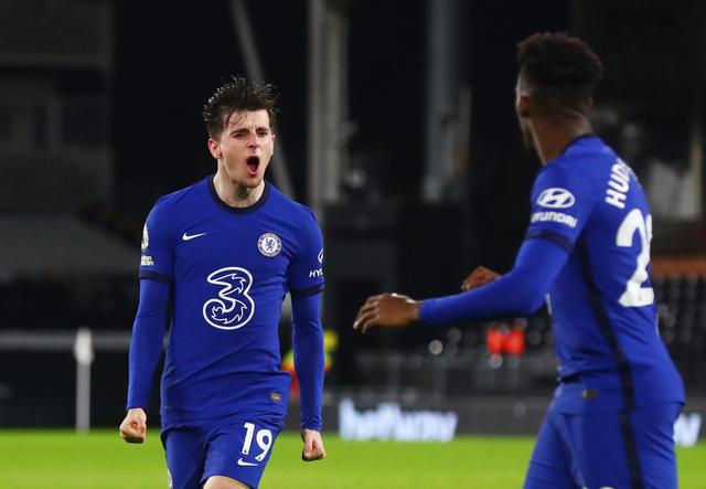 2分，又是2分！顶薪中锋被34岁老将羞辱，球迷嘲讽：这表现真的可以